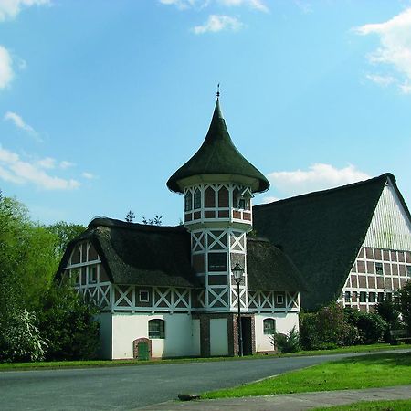 Taubenhof - Gut Cadenberge Hotel Exterior photo